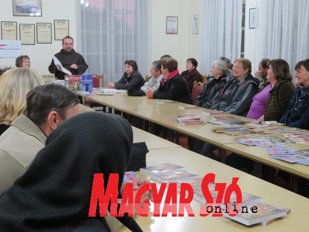 Sokan érdeklődtek a kiadványok iránt (Fotó: L. Móger Tímea)
