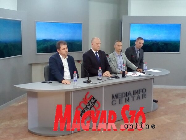 A szervezők (balról jobbra) a sajtótájékoztatón: Plužarević, Jelušić, Sudarov és Jarić (Antalovics Péter felvétele)