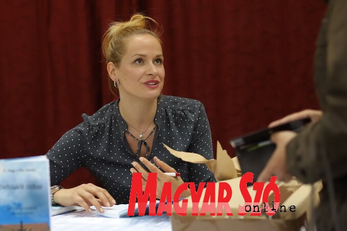 A bácsfeketehegyi könyvbemutató (Lakatos János felvétele)