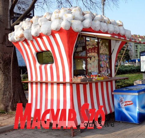 Pattogatott kukoricát vegyenek! (Dávid Csilla felvétele) Pattogatott kukoricát vegyenek! (Dávid Csilla felvétele)