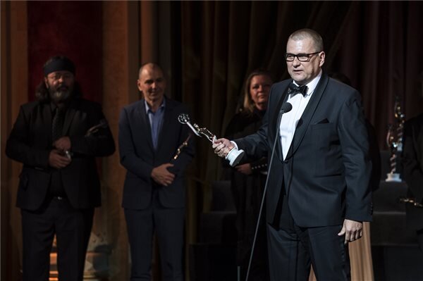 A legjobb tévéfilmes (Trezor) férfi főszereplő díjával kitüntetett Anger Zsolt (Fotó:MTI)