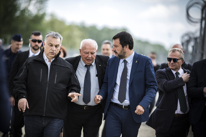 Orbán Viktor és Matteo Salvini határszemlén Röszkénél (fotó: MTI) Orbán Viktor és Matteo Salvini határszemlén Röszkénél (fotó: MTI)