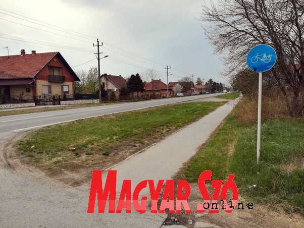 (Benedek Miklós illusztrációja) (Benedek Miklós illusztrációja)