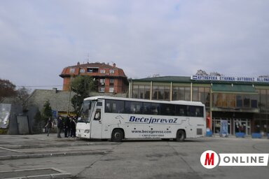 Az utolsó busz vasárnap gördül ki a központban lévő pályaudvarról (Fotó: Fehér Rózsa)