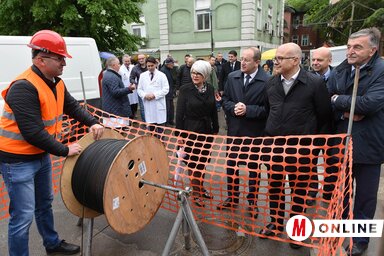 Edita Stokić, Zoran Gojković és Miloš Vučević a munkálatok helyszínén (Fotó: Ótos András)