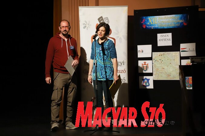 Mess Attila és Hajvert Lódi Andrea megnyitja a találkozót (Lakatos János felvétele)