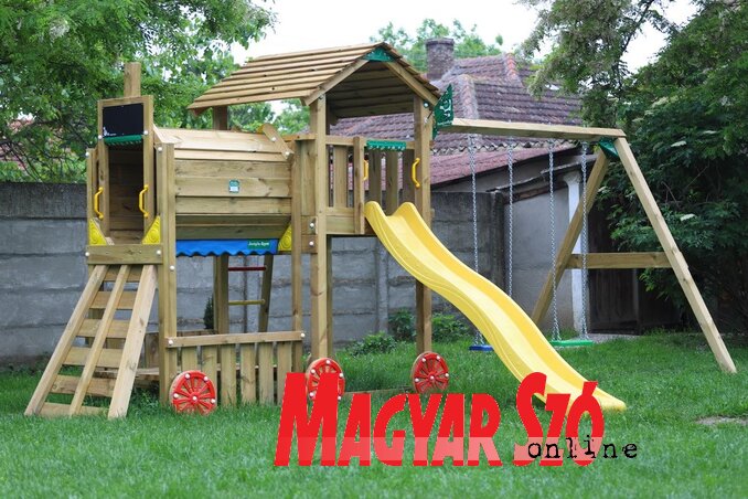 A gazdászati óvoda egyik új játszótéri eleme (Lakatos János felvétele)