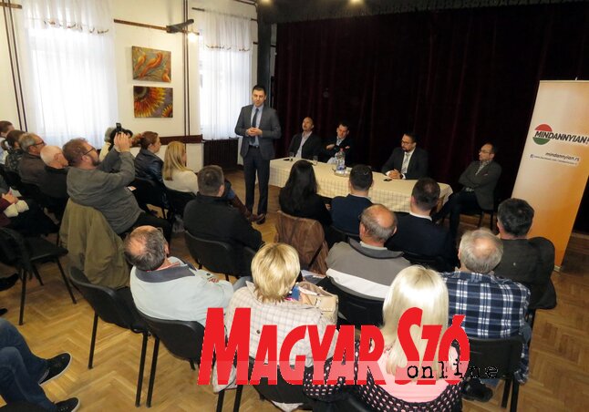 Éljünk a lehetőséggel (Fotó: Kecskés István) Éljünk a lehetőséggel (Fotó: Kecskés István)