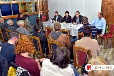 Az est vendégei a ludasi civil szervezetek tagjaival beszélgettek (Fotó: Gergely Árpád)