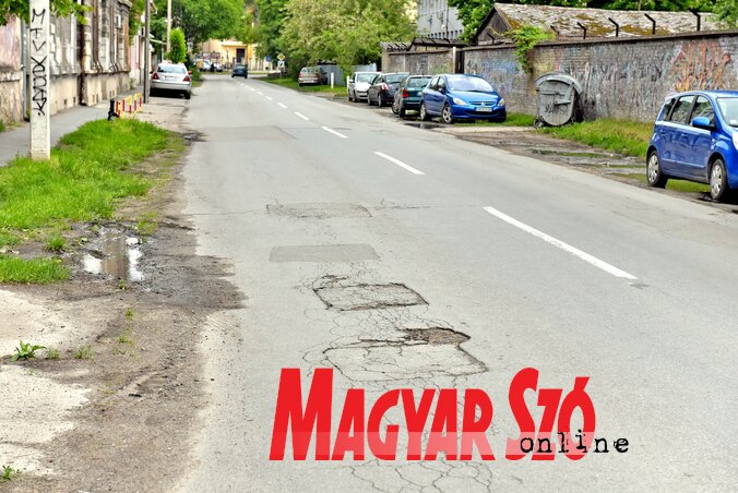 A Bosa Milićević utca még az útfelújítás előtt (Fotó: Gergely Árpád) A Bosa Milićević utca még az útfelújítás előtt (Fotó: Gergely Árpád)