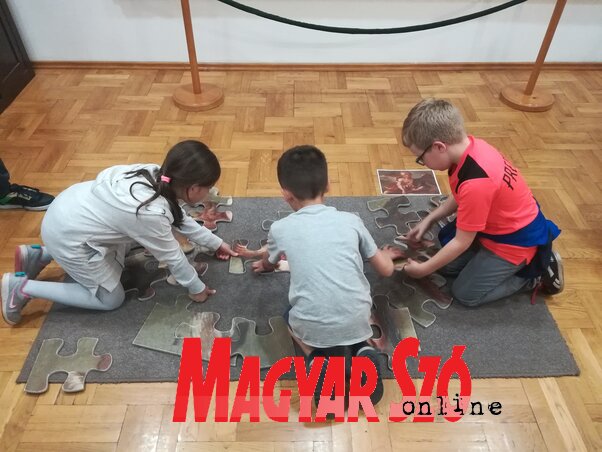 A gyerekek játszhattak is a múzeumban (Fotó: Lukács Melinda) A gyerekek játszhattak is a múzeumban (Fotó: Lukács Melinda)
