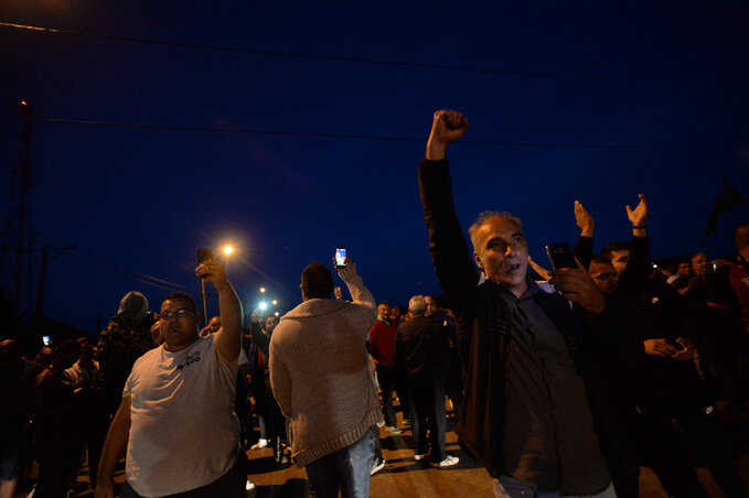 Ellentüntetők demonstrálnak (Fotó: MTI)