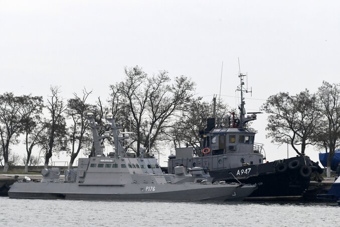 A kercsi kikötőbe „terelt” három ukrán hajó (fotó: AP/Beta)