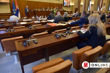 Üresen maradtak az ellenzéki padsorok (Fotó: Ótos András)