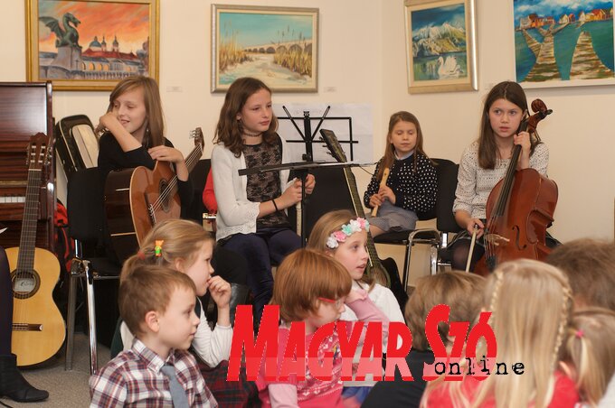 Egy Mikulás-napi rendezvény 2017-ből Egy Mikulás-napi rendezvény 2017-ből