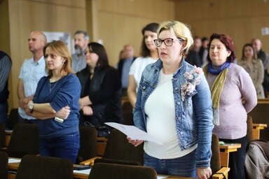 Rind Kelemen Kornélia leteszi a képviselői esküt (Lakatos János felvétele)