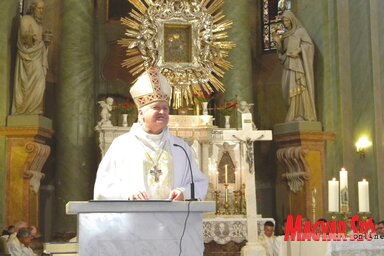 Msgr. Német László: Azért szeretnék imádkozni, hogy legyen béke a világon, legyen politikai béke, társadalmi béke, de épp úgy legyen béke a nemzetek között, a kisebbség és a többség között (Kecskés István felvétele)