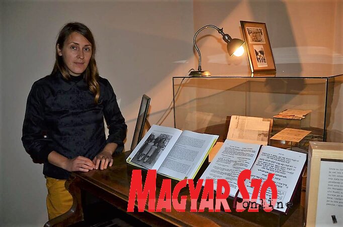 Lea Vidaković nagymamája emlékeit dolgozza fel a kiállítás látványvilágában (Kazinczy Paszterkó Diana felvétele) Lea Vidaković nagymamája emlékeit dolgozza fel a kiállítás látványvilágában (Kazinczy Paszterkó Diana felvétele)