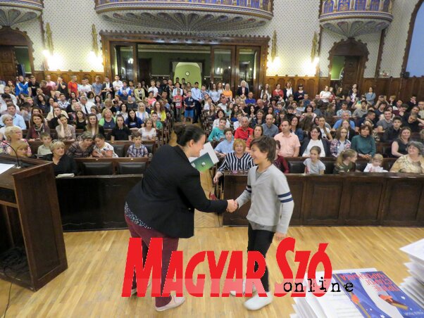 Összesen 175 diák részesült dicséretben (Lackó Varjú Sára felvétele)