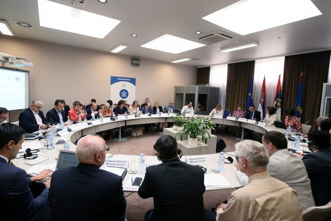 Az ülésen a kisebbségi akcióterv jelentőségéről is szó esett (Fotó: vojvodina.gov.rs) Az ülésen a kisebbségi akcióterv jelentőségéről is szó esett (Fotó: vojvodina.gov.rs)