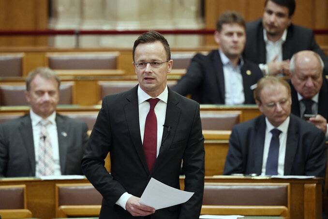 Szijjártó Péter az Országgyűlésben (Fotó: MTI) Szijjártó Péter az Országgyűlésben (Fotó: MTI)