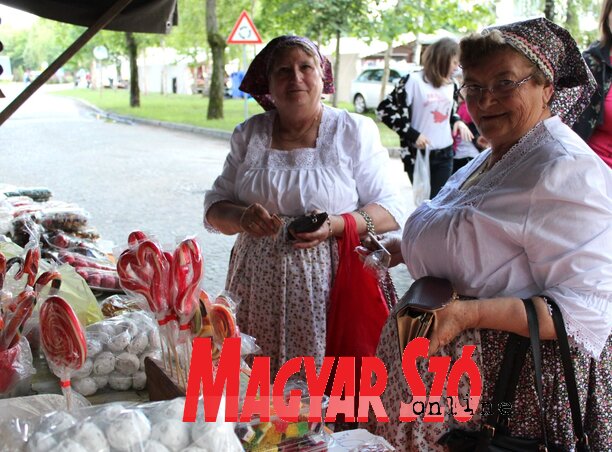 Egy kis vásárfia is került Maradékra (Fotó: Szabó Nóra) Egy kis vásárfia is került Maradékra (Fotó: Szabó Nóra)