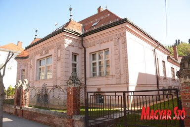 A lendvai könyvtár épülete (Fotó: Paraczky László)