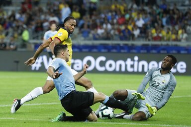 Suárez ezúttal sem finomkodott (Fotó: Beta/AP)