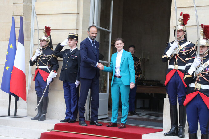 Ana Brnabić kormányfőt Édouard Philippe miniszterelnök is fogadta (Fotó: Beta)