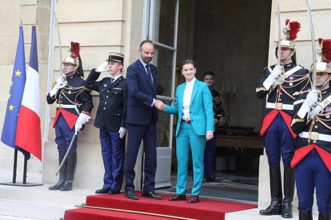 Ana Brnabić kormányfőt Édouard Philippe miniszterelnök is fogadta (Fotó: Beta) Ana Brnabić kormányfőt Édouard Philippe miniszterelnök is fogadta (Fotó: Beta)