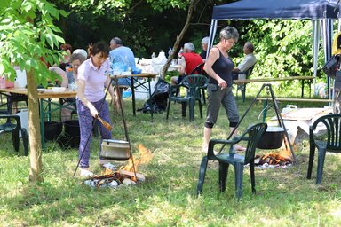 A hölgyek is kivették részüket a főzőversenyből