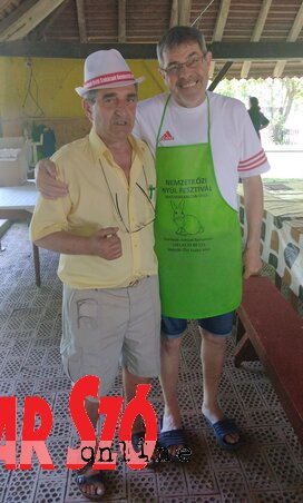 Szecsei Szilveszter, az egyik fő szervező és Lackó Róbert, a magyarkanizsai helyi közösség elnöke (Jenei Klementína felvétele) Szecsei Szilveszter, az egyik fő szervező és Lackó Róbert, a magyarkanizsai helyi közösség elnöke (Jenei Klementína felvétele)