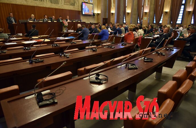 Az ellenzék nagy része ezen az ülésen sem vett részt (Ótos András felvétele) Az ellenzék nagy része ezen az ülésen sem vett részt (Ótos András felvétele)