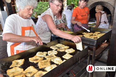 Ezerötszáz lángos fogyott el (Gergely Árpád felvétele)