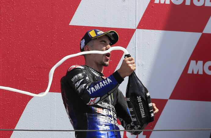Maverick Viñales boldogan pezsgőzött (Fotó: Beta/AP)