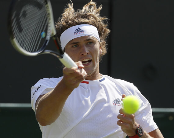 Alexander Zverev csak a csütörtöki megszakításnak köszönheti továbbjutását (Fotó: Beta/AP) Alexander Zverev csak a csütörtöki megszakításnak köszönheti továbbjutását (Fotó: Beta/AP)