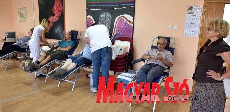 Véradás a Forum-házban (Ótos András felvétele)