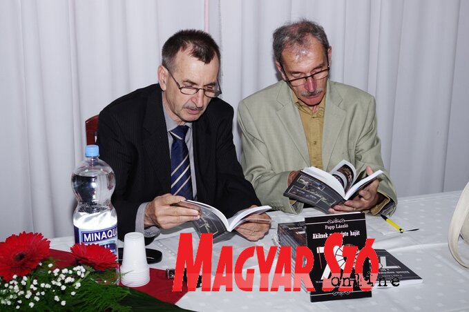 A kötet szerkesztője Besnyi Károly, a sorait pedig Papp László helytörténész vetette papírra (Kazinczy Paszterkó Diana felvétele)