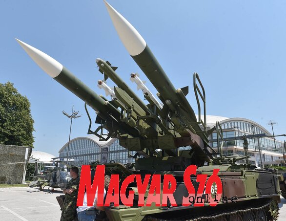 A jó, öreg KUB rakétarendszer elmaradhatatlan része minden fegyverekről szóló rendezvénynek. A középső 3M9-es helyére modern rakéták kerültek  (Fotó: Ótos András)