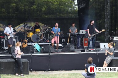 Bemelegít a Kiscsillag (Lakatos János felvétele)