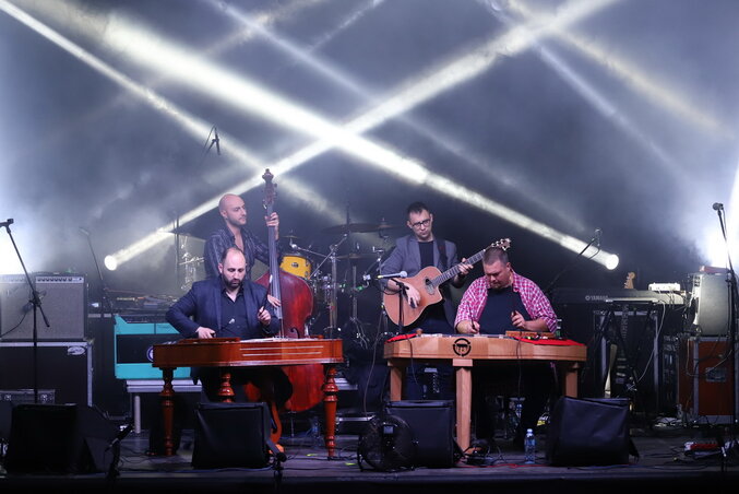 Cimbalom Brothers a nagyszínpadon Cimbalom Brothers a nagyszínpadon