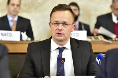 Szijjártó Péter külgazdasági és külügyminiszter felszólal a Genfben rendezett Afganisztán-konferencián (fotó: MTI)