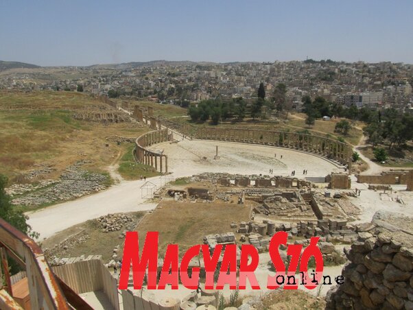 Az Ovális fórum és a Cardo Maximus Az Ovális fórum és a Cardo Maximus