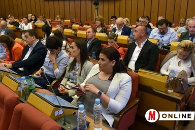 Hétfőn megtartották az újvidéki képviselő-testület legújabb ülését, amelyen a legfontosabb napirendi pontok a területrendezési tervek módosításairól szóltak (Ótos András felvétele)