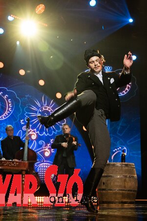 Juhász Zsombor a Fölszállott a páva versenyen 2018-ban (Fotó: Váradi Levente) Juhász Zsombor a Fölszállott a páva versenyen 2018-ban (Fotó: Váradi Levente)