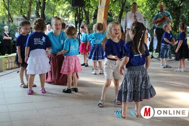 A tábor gálaműsorát ezúttal a Zenta főterén található pavilonban tartották meg (Szabó Nóra felvétele)