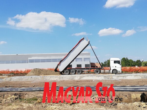 Az építkezés júniusban kezdődött meg