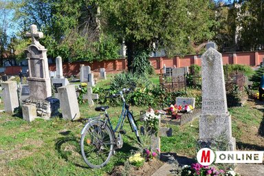 Újvidéken és a peremvárosi kerületekben hamarosan felújítják a temetők járdahálózatait (Dávid Csilla felvétele)