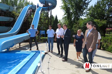 A tartományi titkár megtekintette az adai strandfürdőt (Csincsik Zsolt felvétele)