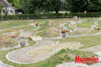 Már körvonalazódik, tavaszra kész is lesz a környéken egyedülálló Mini Vajdaság és Duna-makettpark (Gergely Árpád felvétele)
